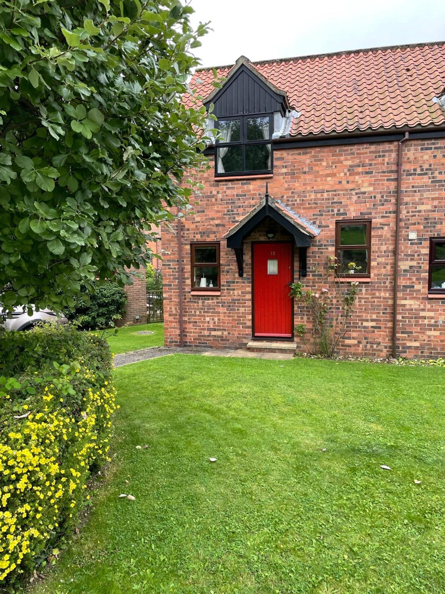 Runaway Cottage, Whitby Exterior photo
